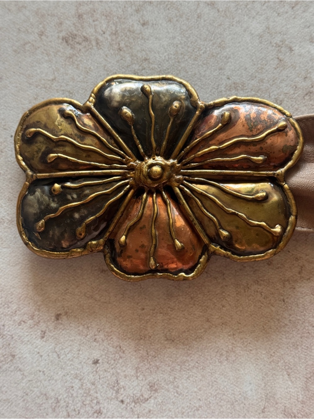 Vintage 1970’s Floral Metal Belt Buckle in Mixed Metals